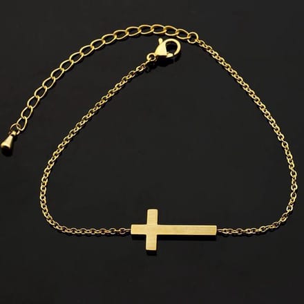 Armband met Kruisje Godskruisje goudkleur.