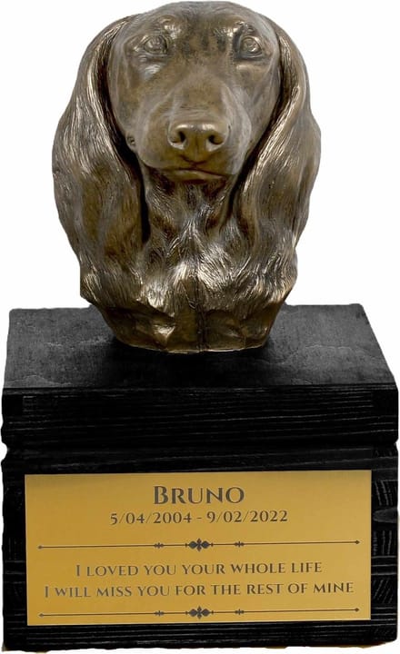 Urn hond met gravure en sculptuur van een Draadhaar Teckel, handgemaakt.