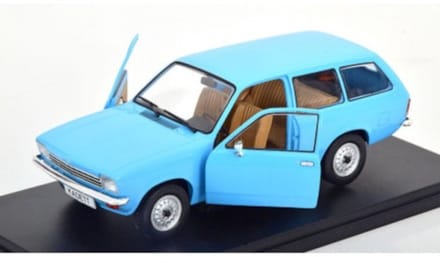 Opel Kadett C Caravan 1973 Licht Blauw Modelauto 1/24 Whitebox