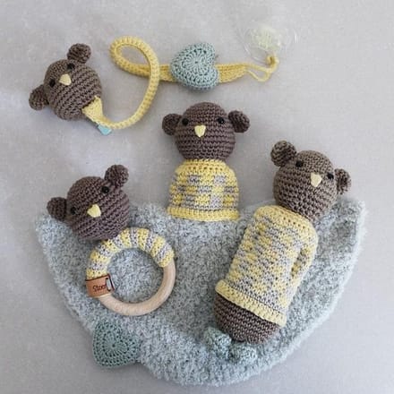 Haakpakket baby set beer Loet