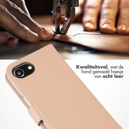 Selencia Hoesje - Geschikt voor Apple iPhone 17e / 16e - Echt Lederen Bookcase - Dusty Pink