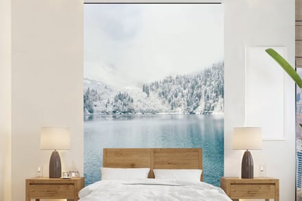 Behang - Fotobehang Winter - Water - Sneeuw - Breedte 200 cm x hoogte 300 cm