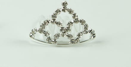 Tiara klein pyramide recht