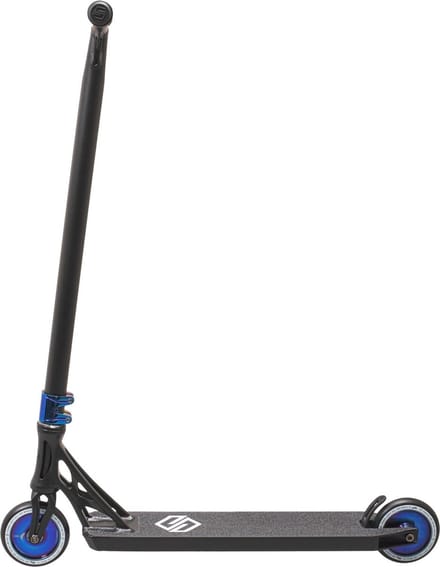 Striker Essence Stuntstep Blue Chrome