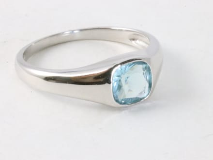 Hoogglans zilveren ring met aquamarijn - maat 20