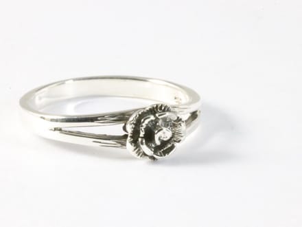 Fijne zilveren ring met roos - maat 18.5
