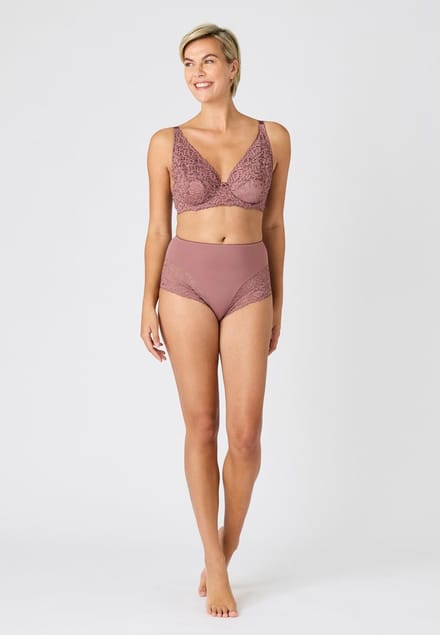 Damart - Beugelbeha haltervorm, Diana by Damart - Dames - Roze - 100