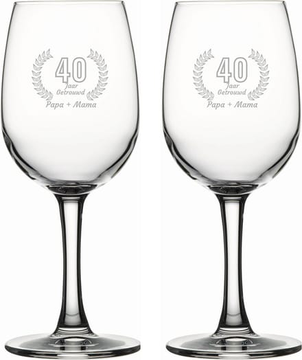 Gegraveerde set witte wijnglazen 26cl Papa + Mama 40 jaar getrouwd