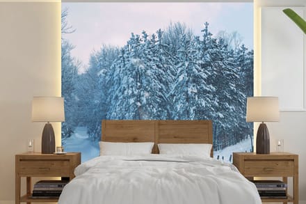 Behang - Fotobehang Bos - Sneeuw - Winter - Breedte 280 cm x hoogte 280 cm