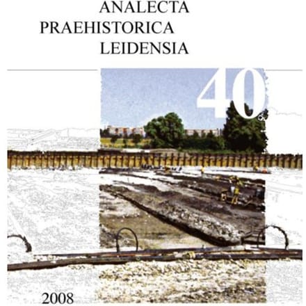 Between Foraging And Farming - Analecta Praehistorica Leidensia