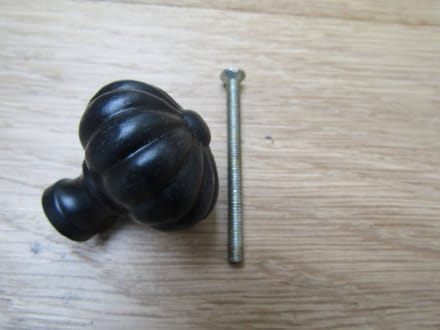 Pumpkin Fluted Cabinet Knob Black Antique 32mm