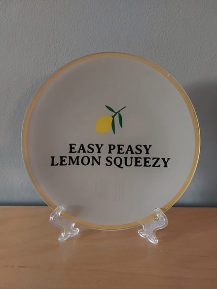 leuk bordje met de tekst : Easy peasy lemon squeezy