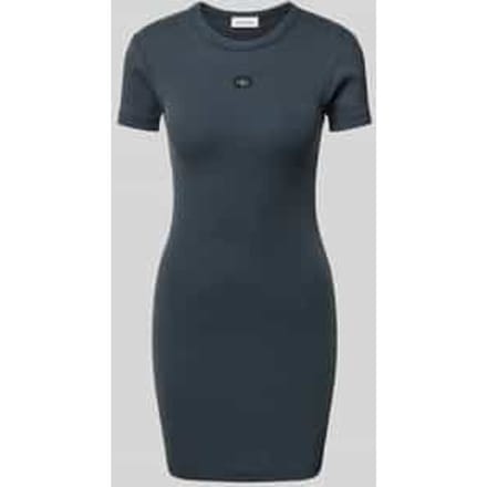 T-shirtjurk met labelpatch en ronde hals