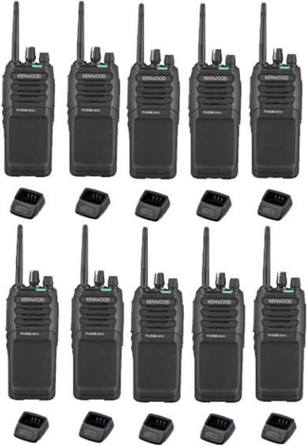 Set van 10 Kenwood TK-3701D IP55 Portofoon met tafellader