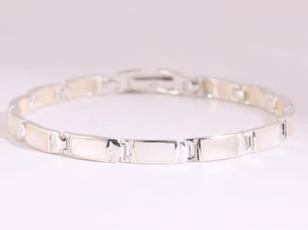Hoogglans zilveren armband met parelmoer