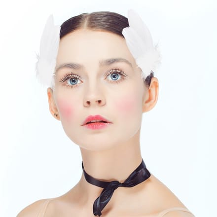Haarclip Delicaat Ontwerp - 2 Stuks Haaraccessoires - Struisvogelveren - Kunstparel - Bruidsaccessoires - 16 cm Lang