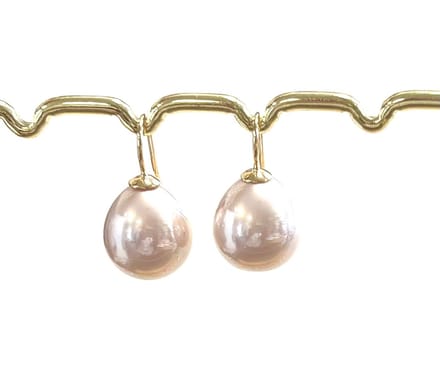 Klassieke parel oorbellen roze/goud