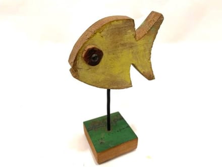 Decoratief beeld - vis op standaard - handgemaakt - H19 cm
