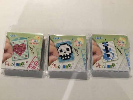 SET 3 PIXELHOBBY MEDAILLONS HART-DOODSKOP-GITAAR