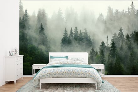 Behang - Fotobehang Bos - Mist - Bomen - Natuur - Breedte 375 cm x hoogte 280 cm