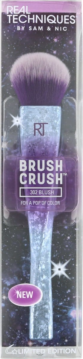 Real Techniques Crush Powder Brush No. 302