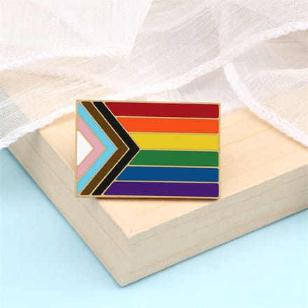 Pride pin broche - Progress pride vlag - Kledingspeld - Regenboogvlag