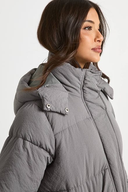 boohoo Dames Getextureerde capuchon maxi puffer | Grey | Maat: 8