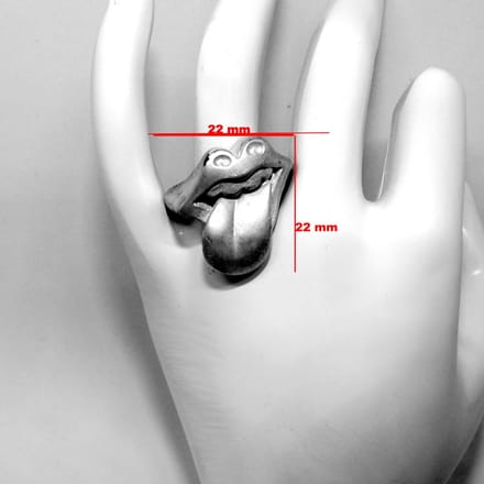 Hetty'S - Grote zilveren ring - Model met tong - in " Rolling Stones Style"