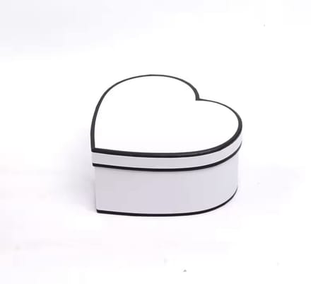 Luxe Hartvormige Doos met Deksel - 16x14.5x10cm - Wit - Cadeaudoos - Geschenkdoos - Valentijnsdag