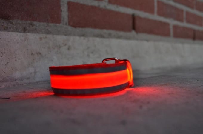 *** 2 Stuks Reflecterende Hardloop Verlichting - Hardloop Fiets Sport Armband Met LED Lampjes - Veilig over straat - van Heble® ***
