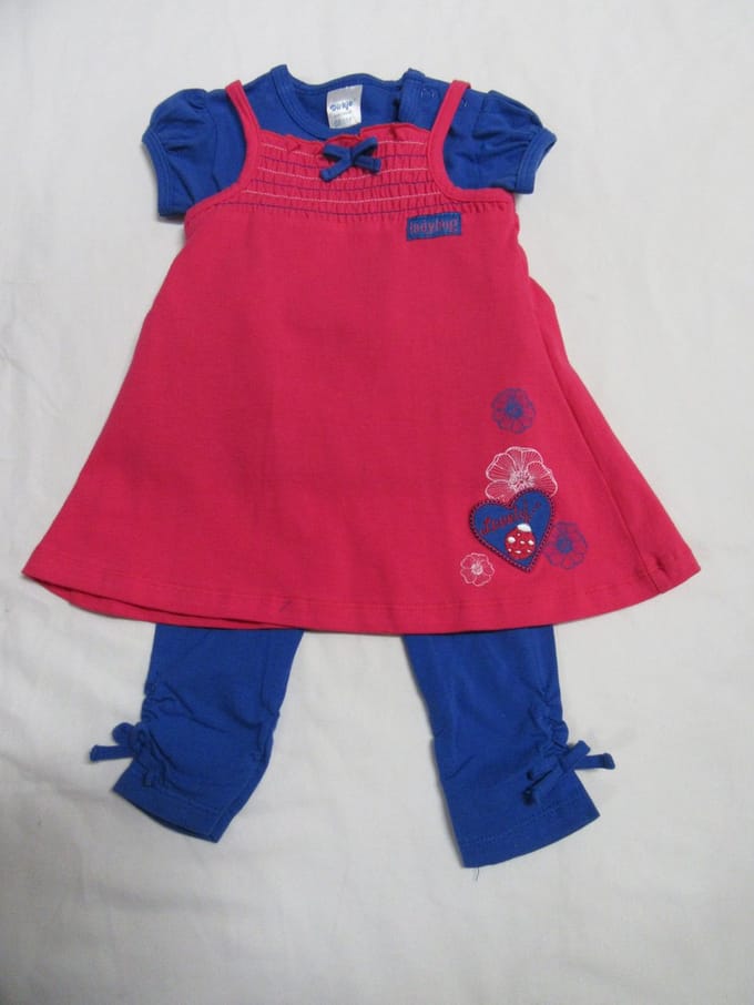 dirkje , kledingset, overgooier+ tshirt + legging , blauw/fuchia ,  9 maand  74
