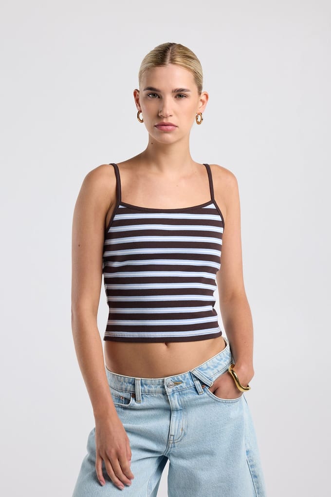 America Today Gami Dark Brown Maat: M | Tops Outlet | Dames | Bruin