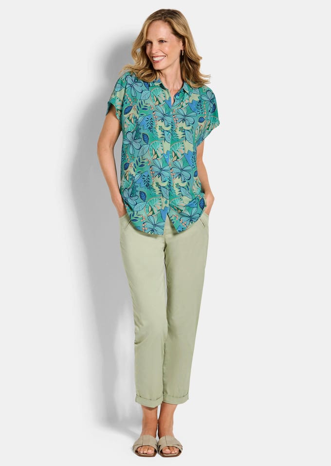 Viscose blouse met knoopsluiting - salie / gedess. - Gr. 21 van Goldner Fashion