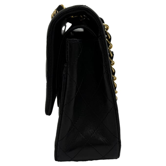 Chanel Medium Classic Double-Flap schoudertas in zwart lamsleer