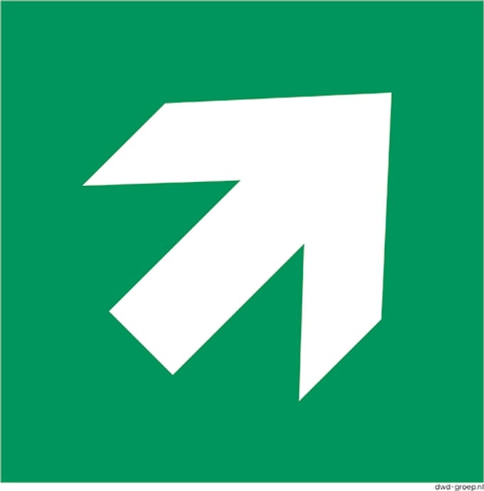Vluchtroute bord pijl schuin 200x200 mm - kunststof - ISO 7010 E006