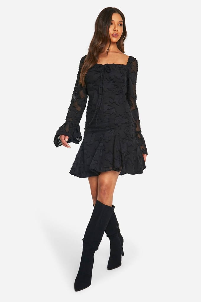 boohoo Dames Burnout Floral Milkmaid Mini Jurk | Zwart | Maat: 36