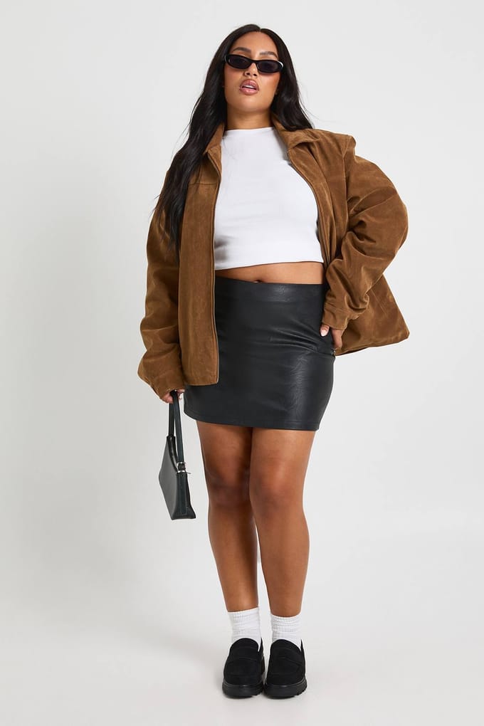 boohoo Dames Plus Kunstleren A-lijn mini rok | Zwart | Maat: 56