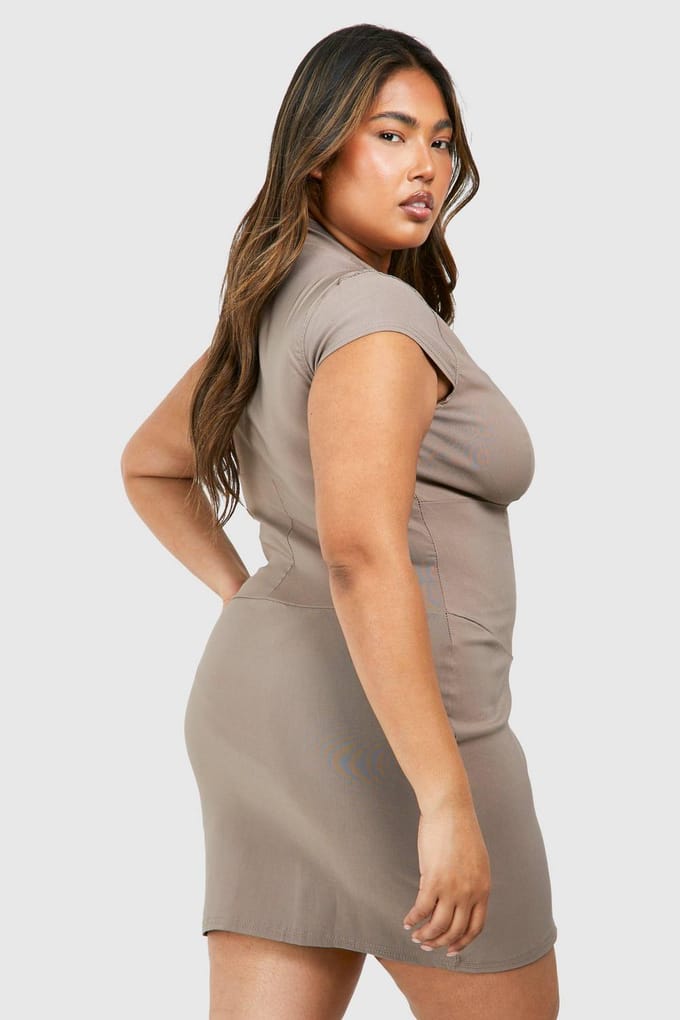 boohoo Dames Plus Corset Hook En Eye Bodycon Jurk | Taupe | Maat: 46