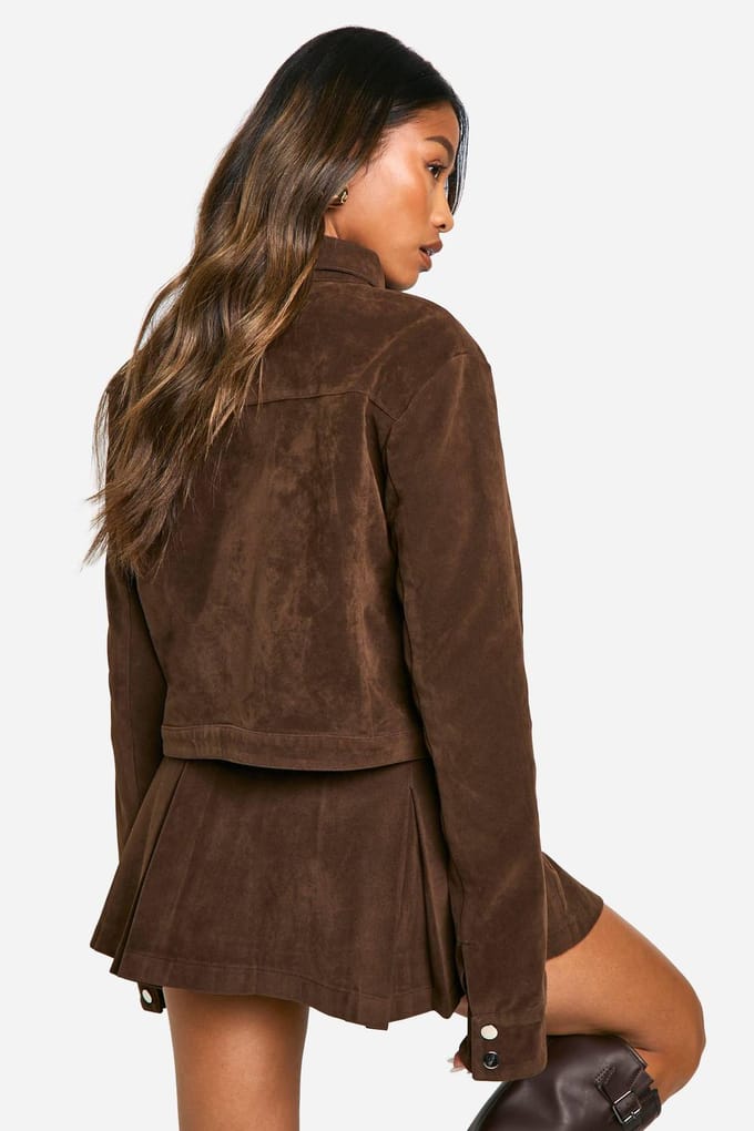 boohoo Dames Faux Suede Mini Geplooide Rok | Chocoladebruin | Maat: 34