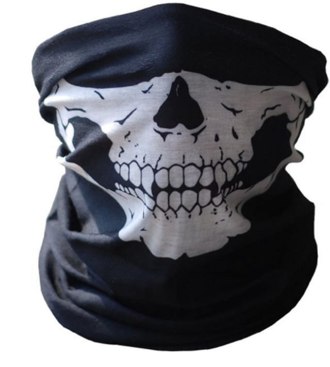 Multifunctionele nekwarmer - Zwart masker met print