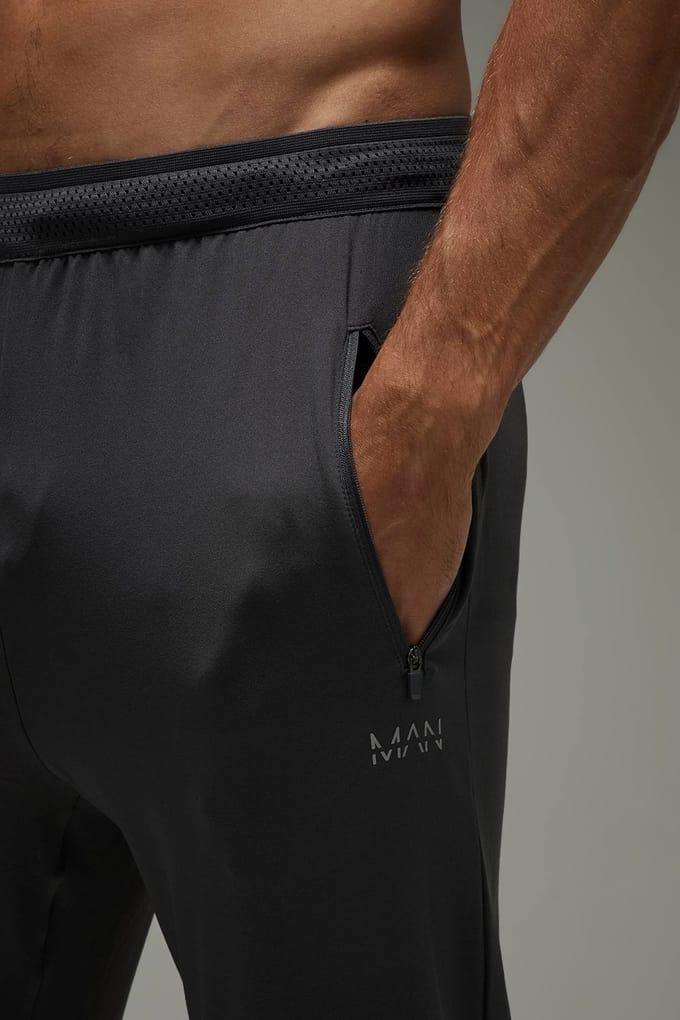 Heren Active Gym Essentials Stretch Tapered Jogger | Charcoal | Size Medium