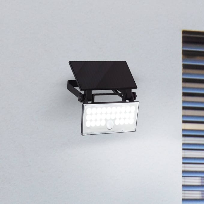 Brilliant Luton - Buiten wandlamp - LED 6W - Solar - 1000 lm - 4100K - Draaibaar - Sensor - IP65 - Zwart