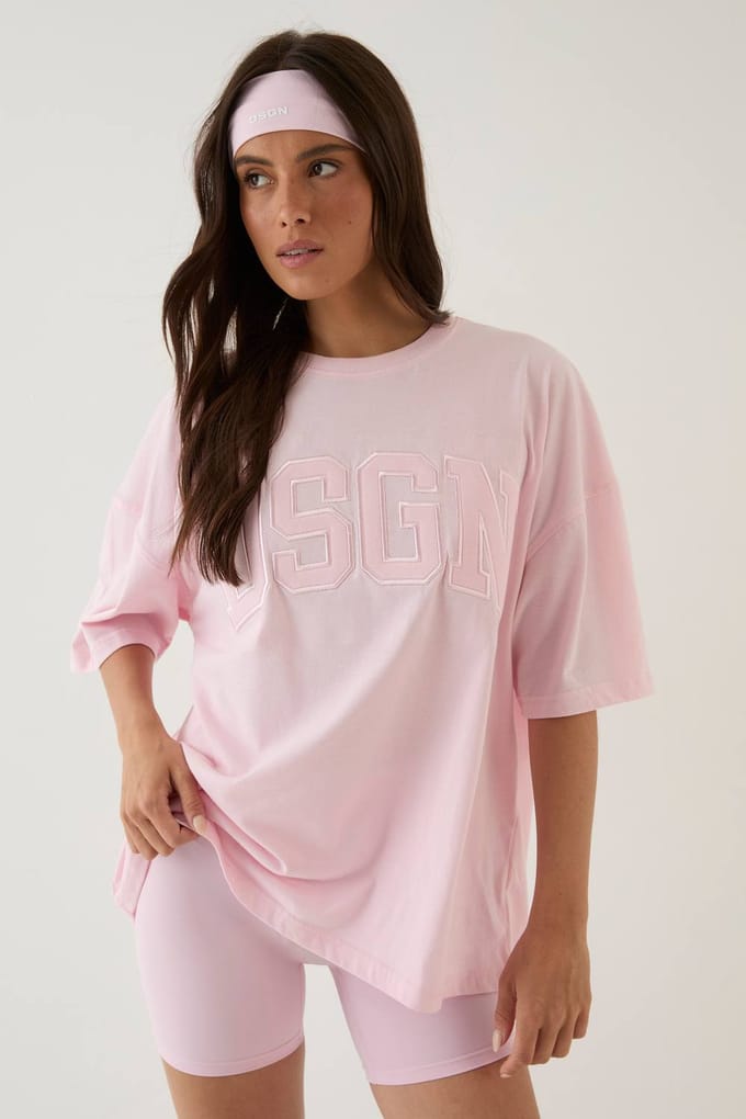 Dames Dsgn Studio Collegiate Applique Oversized T-shirt | Baby Roze | Maat: Medium