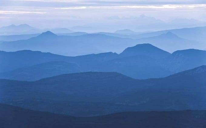 Fotobehang - Blue Mountain 400x250cm - Vliesbehang