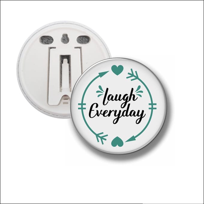 Button Met Clip 58 MM - Laugh Everyday