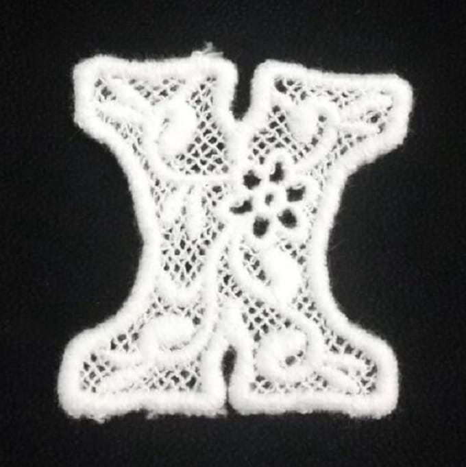 Kanten Applicatie Alfabet - 4,5 CM hoog - Wit Kant - Letter X