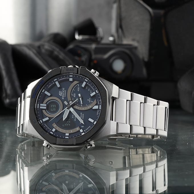Casio Edifice Bluetooth ECB-950DB-2AEF Solar LCD Horloge