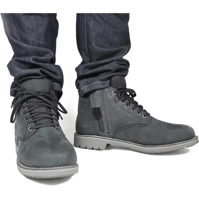 Trainers Harisson custer commando