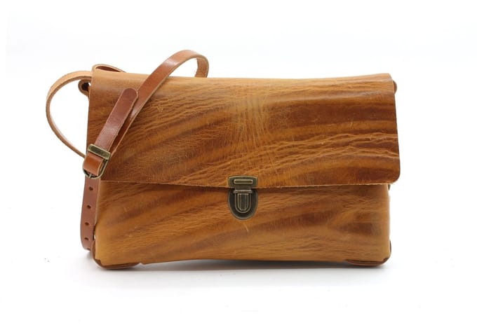 Cognac schoudertas dames - klein model - 100% Leer