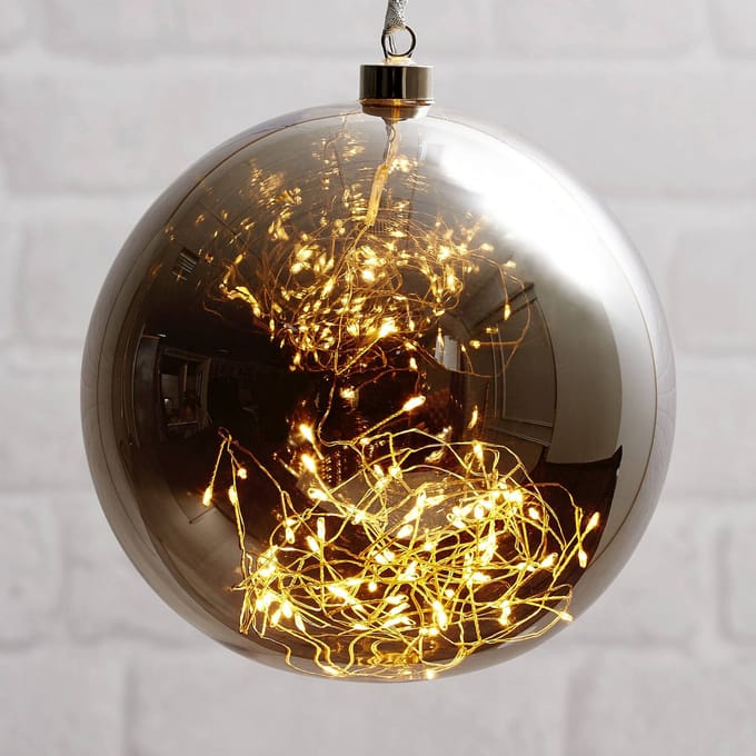Kerstbal met lampjes 20cm -zwart -lichtkleur: Warm Wit -met stekker -Kerstdecoratie